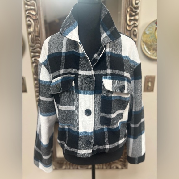 HURLEY WOMENS BLACK & BLUE PLAID SHERPA LINED  PLAID CROPPED JACKET SHACKET SZ L - Picture 4 of 10